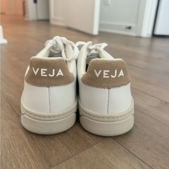 VEJA V-12 LEATHER WHITE DUNE - Picture 2 of 4